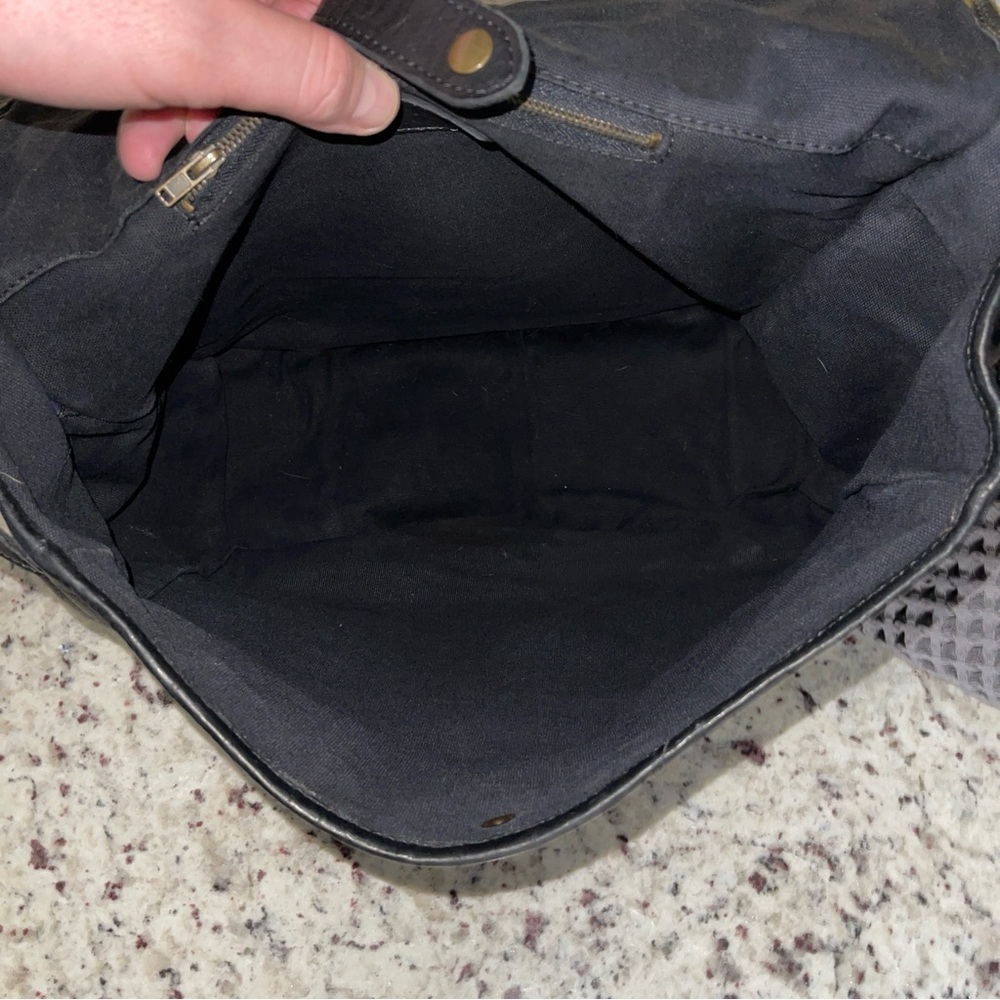 Vintage 90s Gap Black Leather Messenger Bag Brass Style Hardware Men’s Retro Y2K - Picture 9 of 16